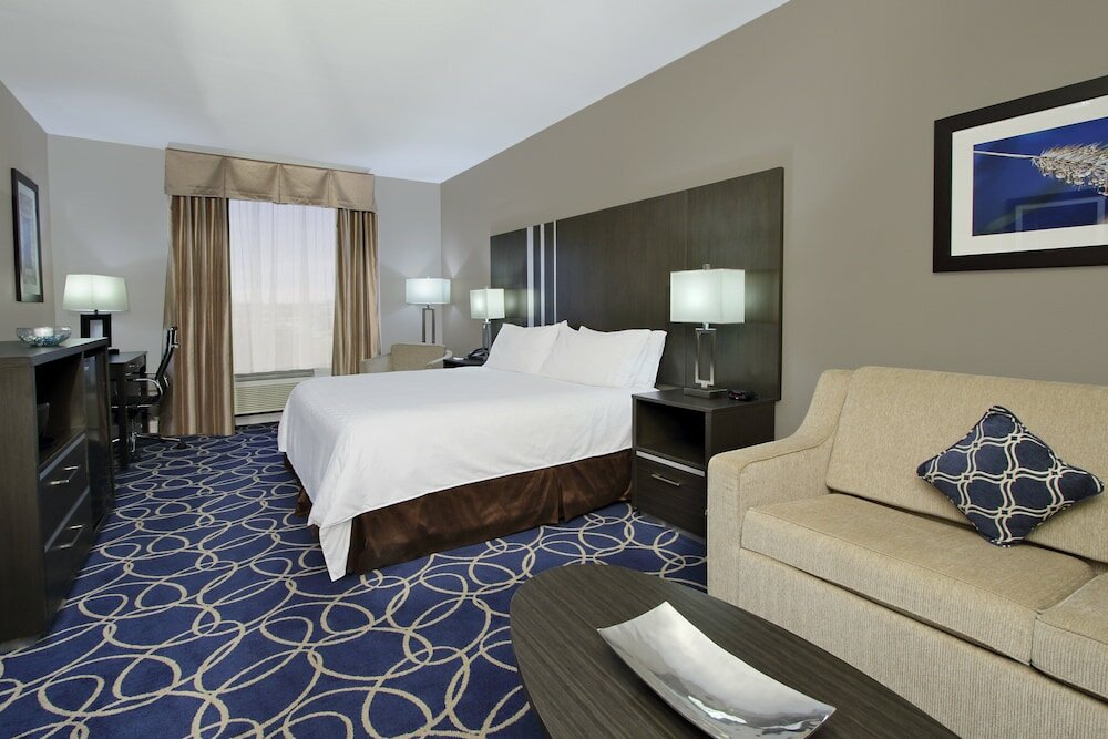 Фото Holiday Inn Express & Suites Houston North - Iah Area, an Ihg Hotel