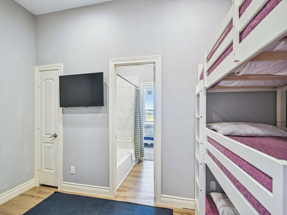 Фото Sand and Sun Beachfront