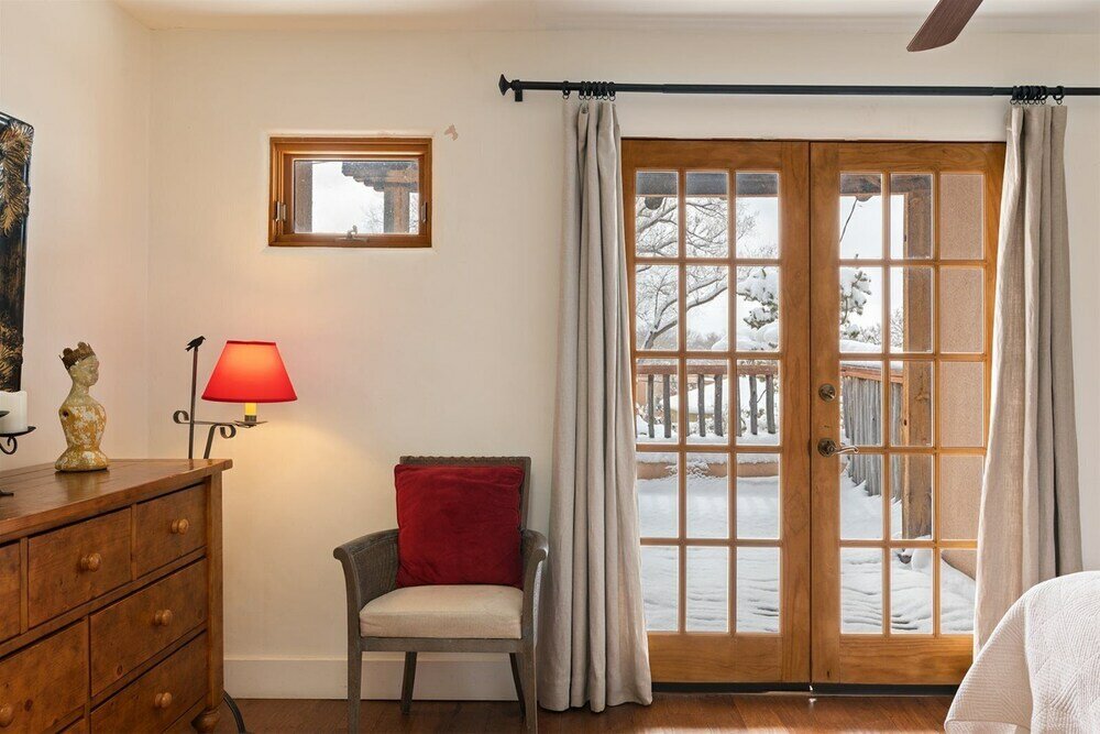 Фото Tecolote - Authentic Home Right Next to The Plaza, Hot Tub, Roof Deck