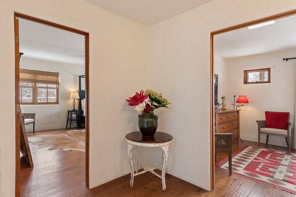 Фото Tecolote - Authentic Home Right Next to The Plaza, Hot Tub, Roof Deck