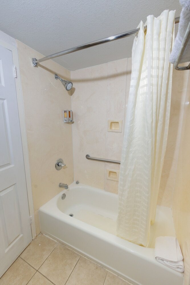 Фото Garnet Inn & Suites, Orlando