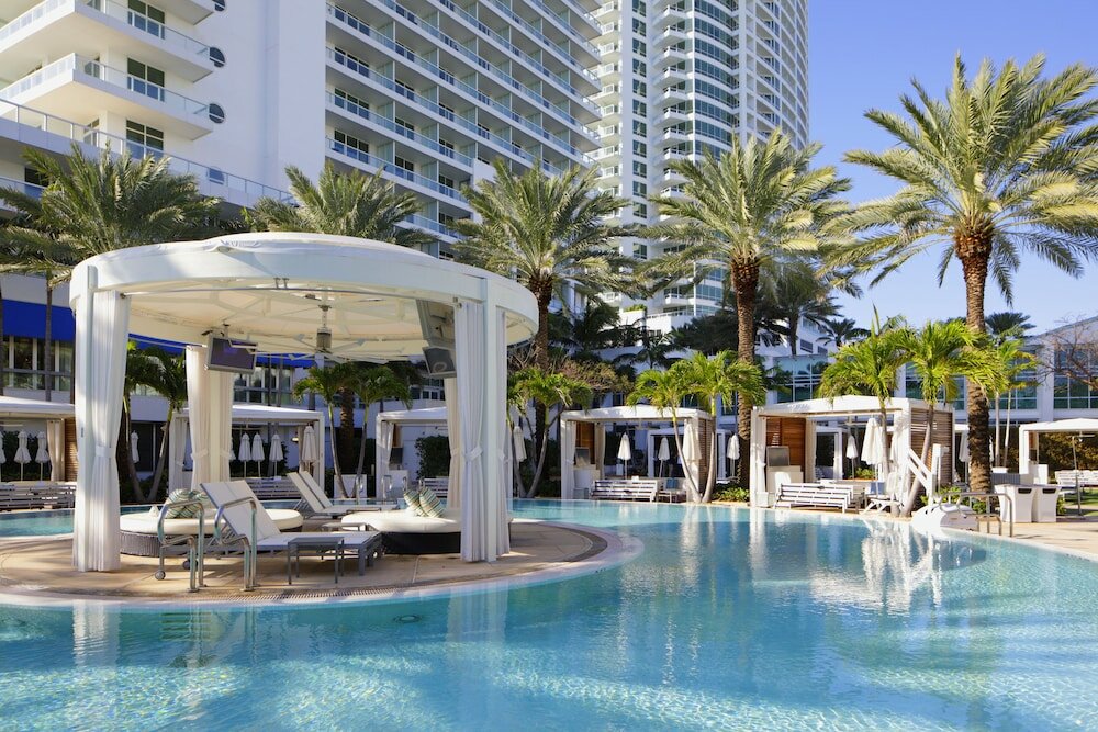 Фото Fontainebleau Miami Beach Private Luxury Suites