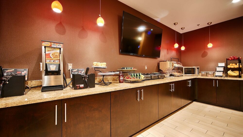 Фото Best Western Plus Whitewater Inn