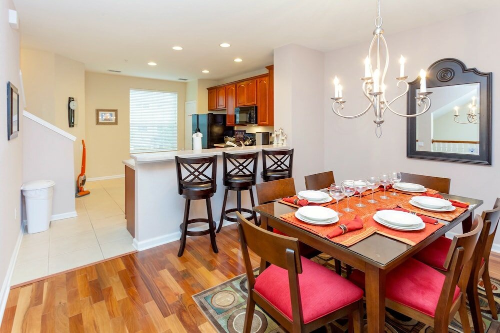 Фото Vista Cay Resort Direct Townhomes by Millennium Management