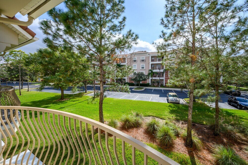 Фото Vista Cay Resort Direct Townhomes by Millennium Management