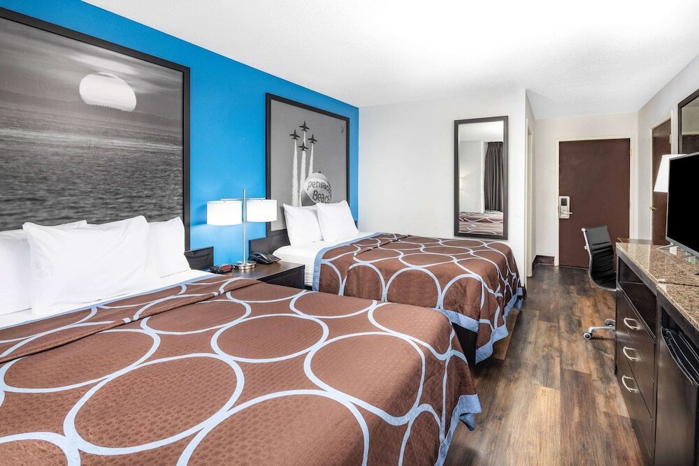 Фото Super 8 by Wyndham Pensacola