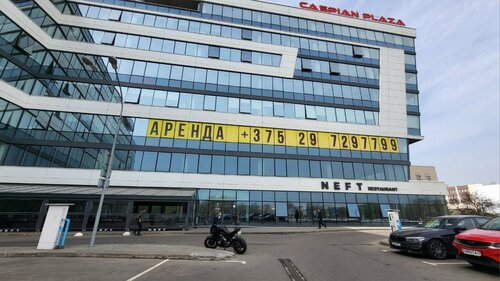 В Минске открылась брутальная кальянная с черными стенами и медными трубами