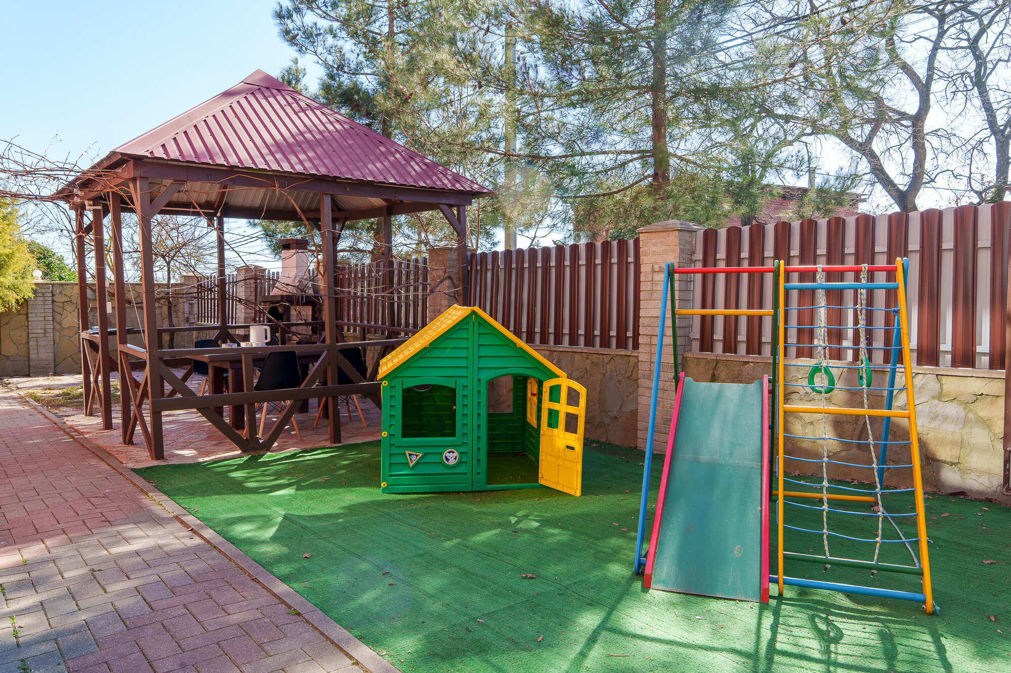 Фото отеля 1