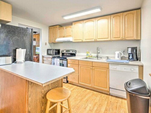 Гостиница Walkable Sitka Getaway w Community Perks! в Ситке