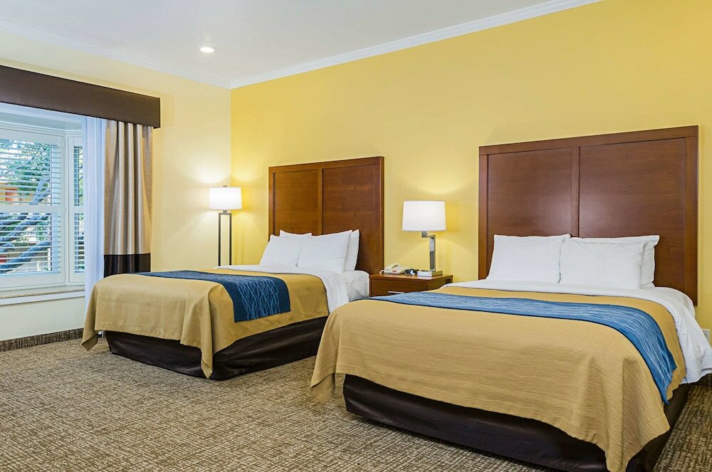 Фото Comfort Inn Monterey Peninsula Airport