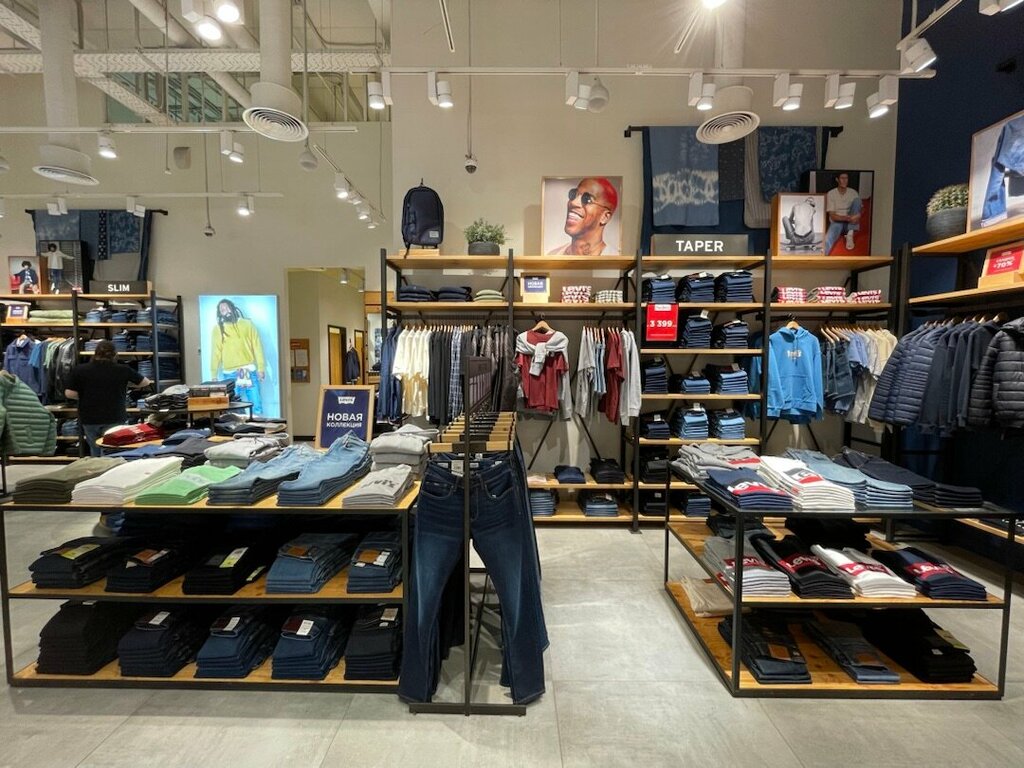 Магазин джинсовой одежды Levi's, Барнаул, фото