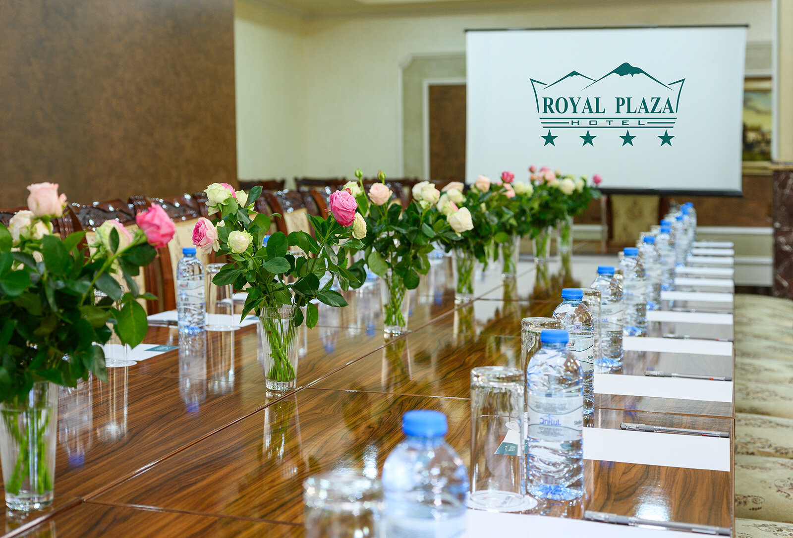 Фото Royal Plaza by Stellar Hotels