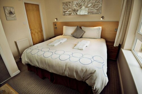 Гостиница Lochend Serviced Apartments в Эдинбурге