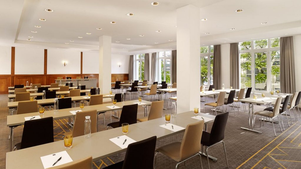 Фото Hampton by Hilton Hamburg City Centre