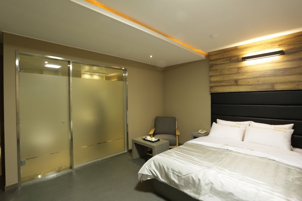 Фото Radiance Hotel