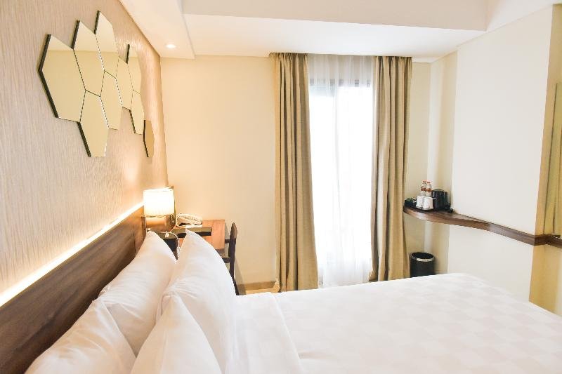 Фото Golden Tulip Essential Tangerang