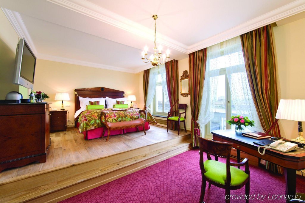 Фото Fairmont Hotel Vier Jahreszeiten