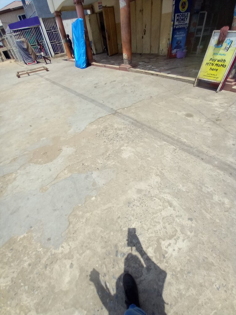 Money transfers Adoa xaris, Accra, photo