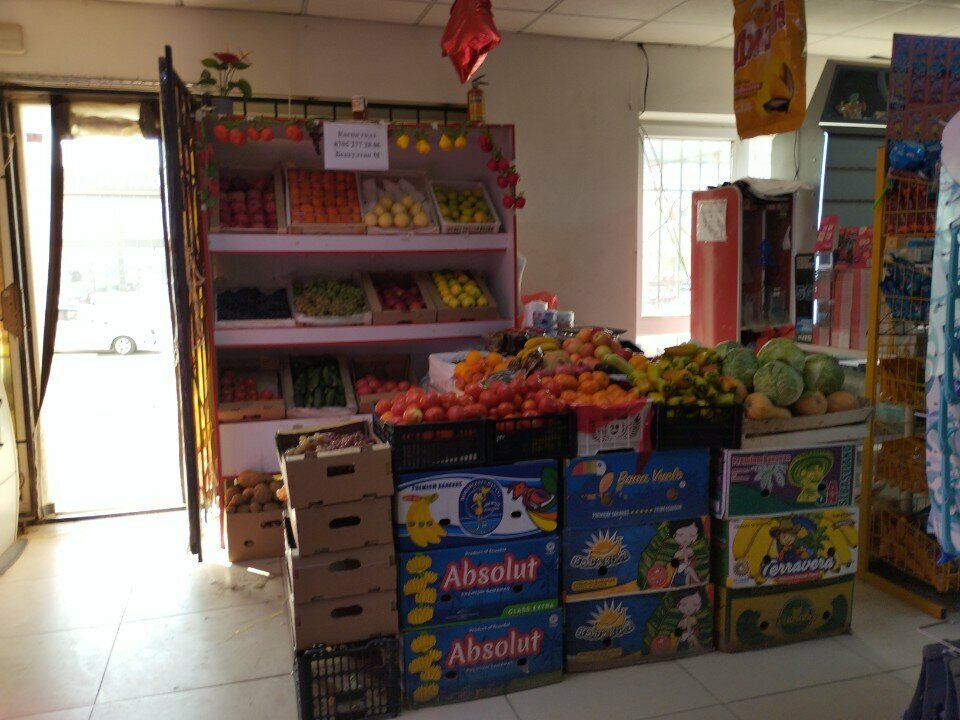 Greengrocery Fruit and Vegetable Sales Point, Chimkent, photo