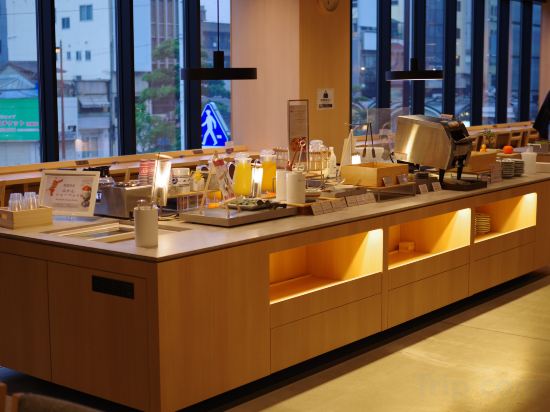 Фото Ref Matsuyama City Station by Vessel Hotels