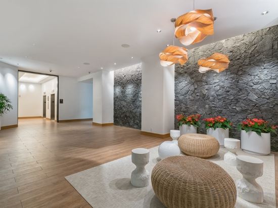 Фото Hyatt Centric Waikiki Beach