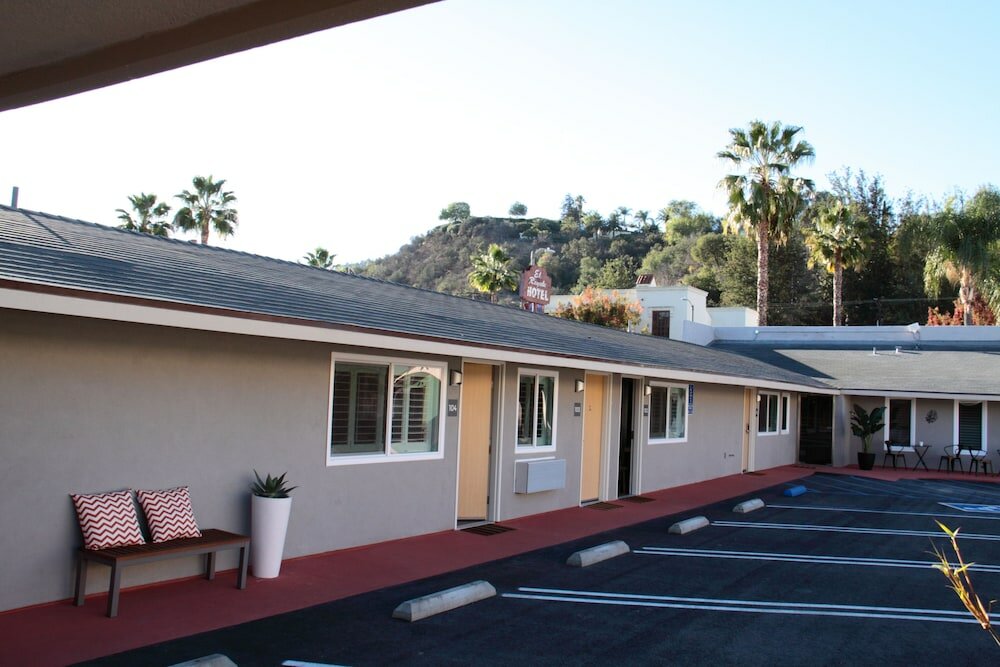 Фото отеля 2