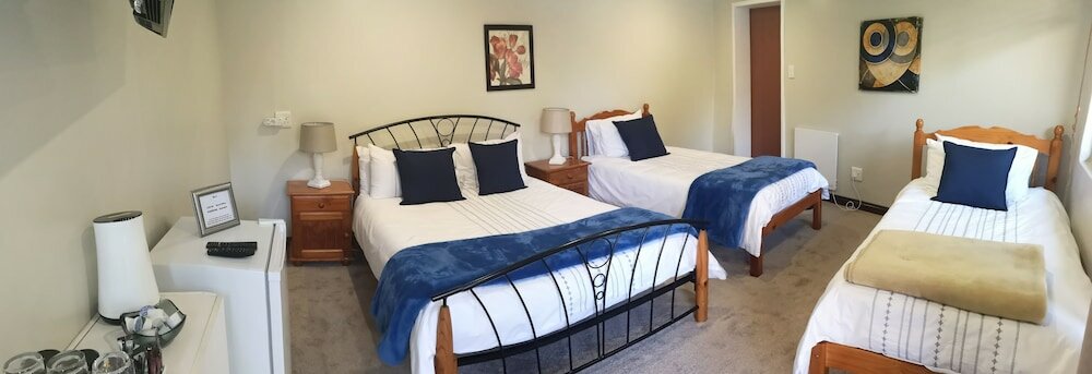 Фото Rest a While Guest House