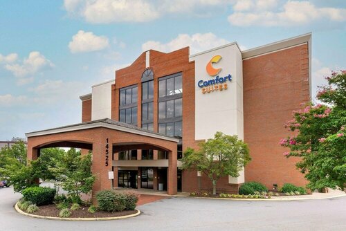 Гостиница Comfort Suites Near Potomac Mills в Вудбридже