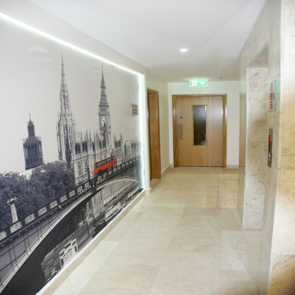 Фото The Lion & Key Hotel