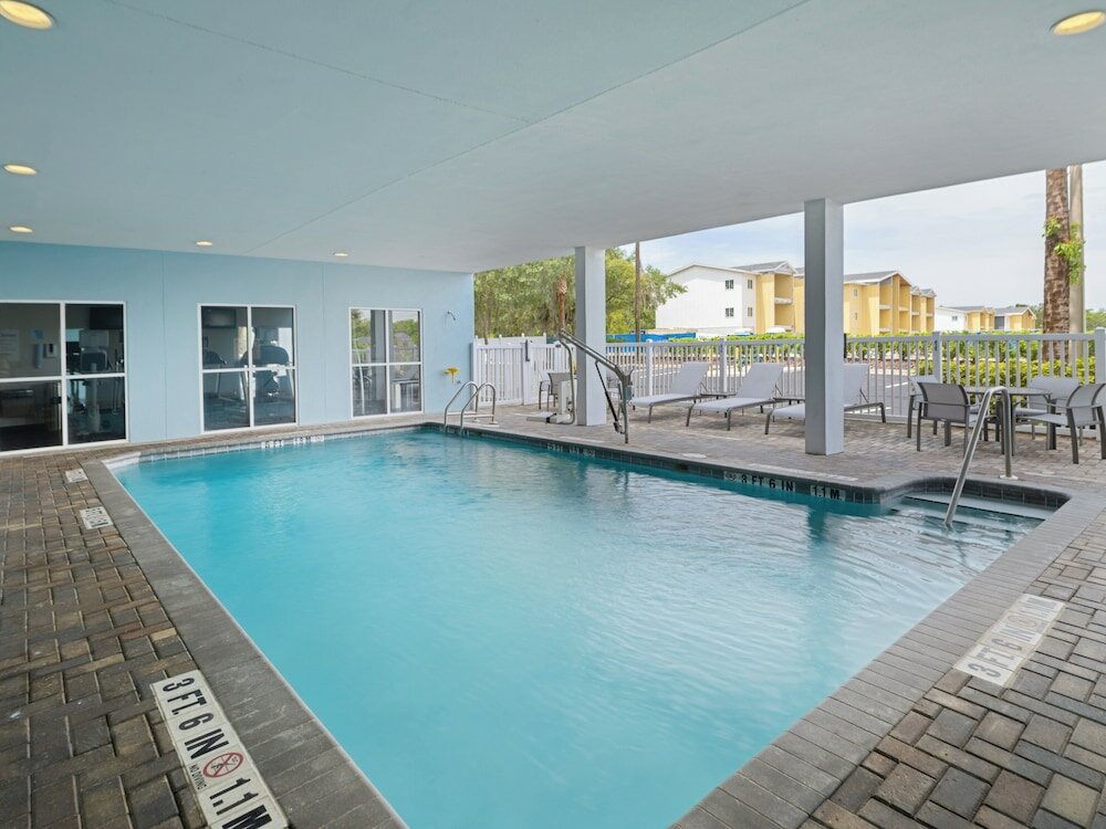 Фото Holiday Inn Express Hotel & Suites Lakeland North - I-4, an Ihg Hotel