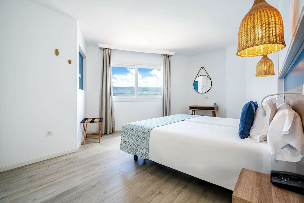 Фото Отель Thb Gran Bahia Hotel and Apartments