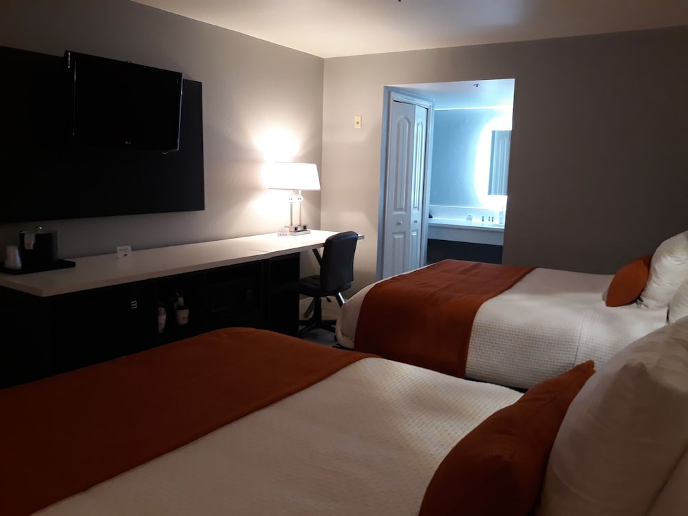 Фото Clarion Pointe El Cajon San Diego East