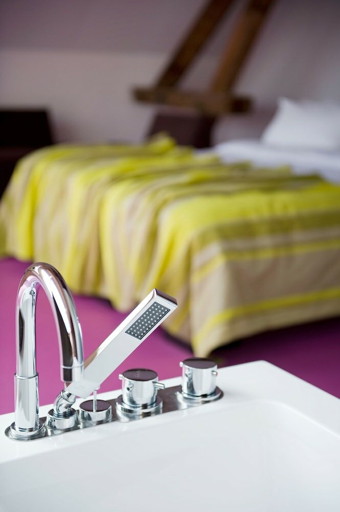 Фото Eburon Hotel - Different Hotels