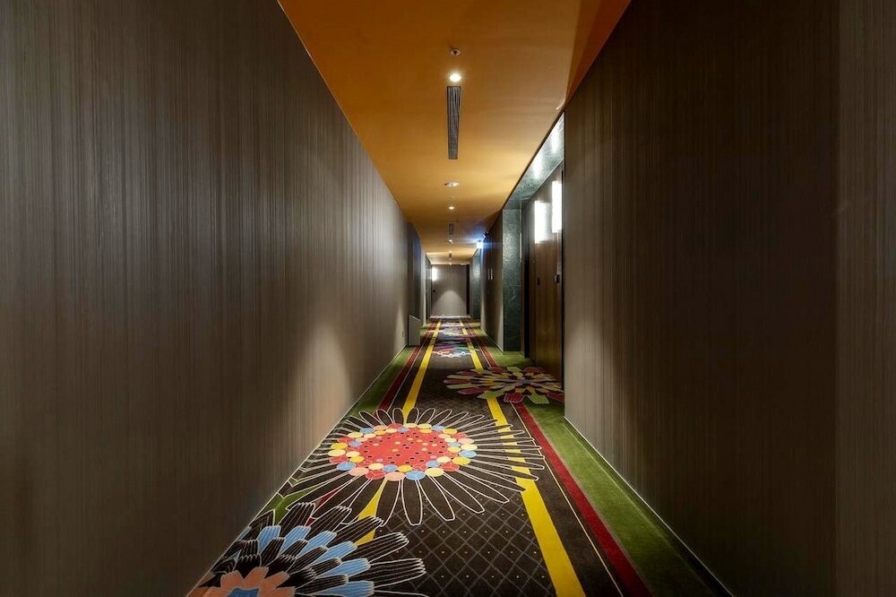 Фото Inhouse Hotel Grand