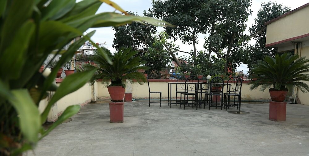 Фото Hotel Holy Temple Tree & Chautari Cafe