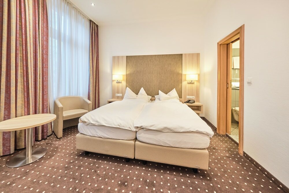 Фото Hotel Haus Berlin