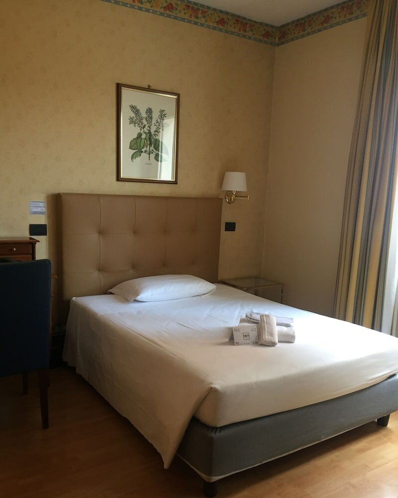 Фото Hotel Lombardia