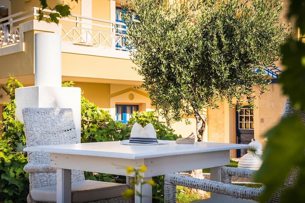 Фото Parthenis Hotel & Suites