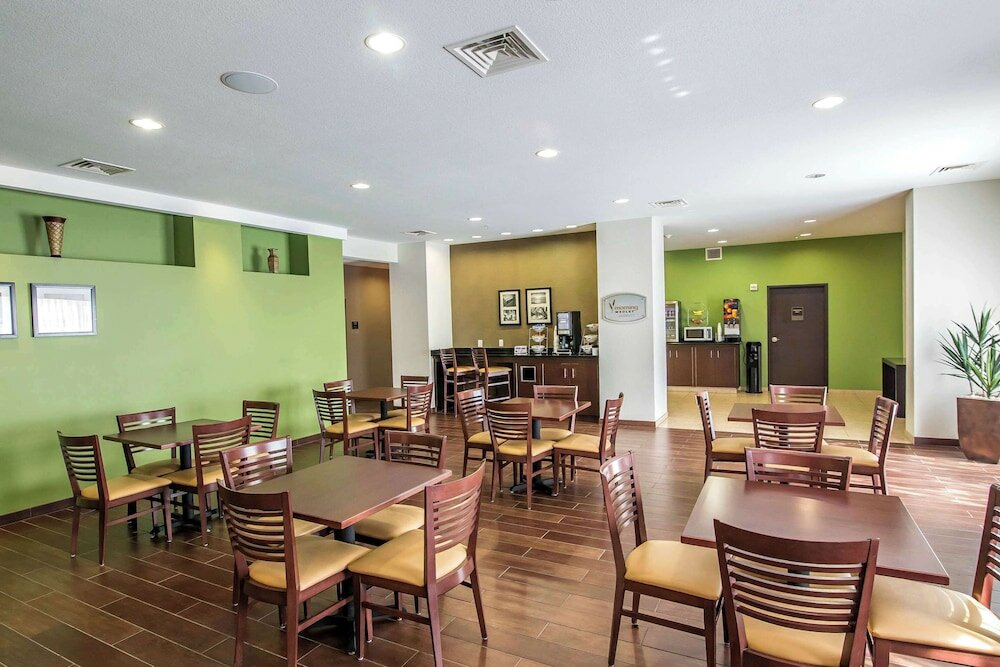 Фото Sleep Inn And Suites Haysville