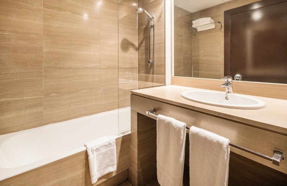 Фото Hotel Ilunion Almirante