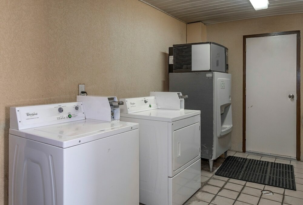 Фото Red Roof Inn & Suites Oxford