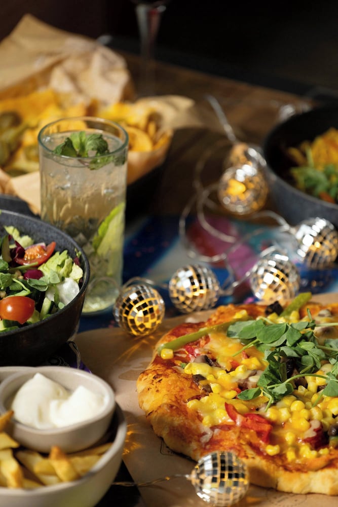 Фото Moxy Glasgow Merchant City