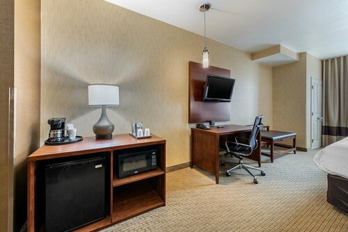 Гостиница Comfort Suites Near City of Industry - Los Angeles в Вест Ковине