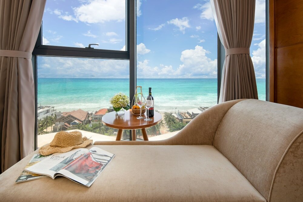 Фото Paris Deli Danang Beach Hotel