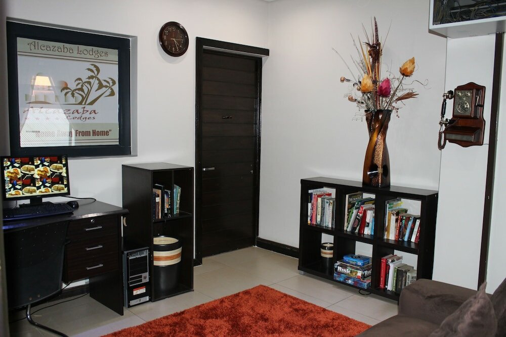 Фото Alcazaba Lodges