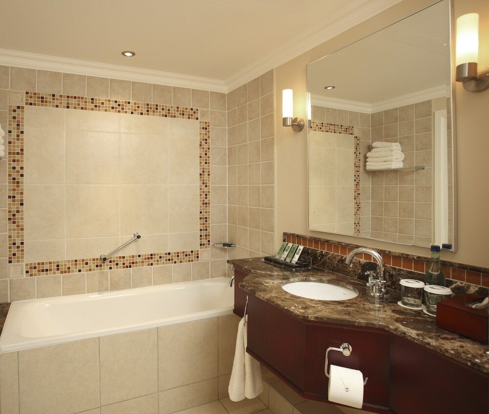 Фото Avani Windhoek Hotel & Casino