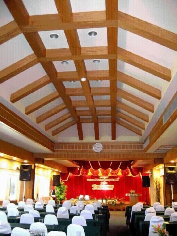 Фото Raya Grand Hotel