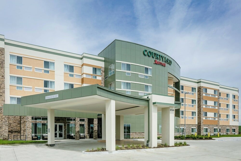Фото Courtyard by Marriott Omaha Bellevue Beardmore Event Center