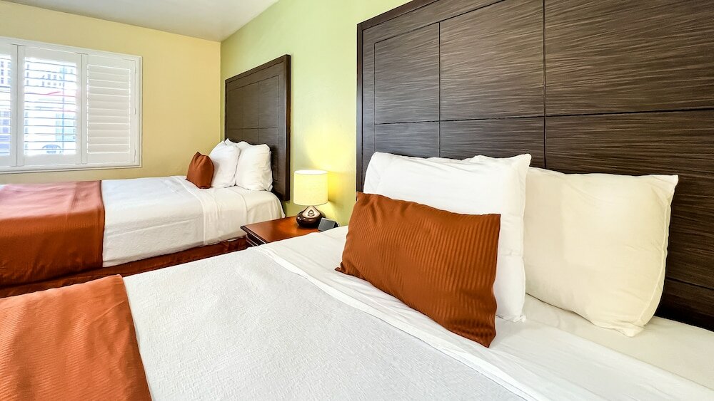 Фото The Old West Inn