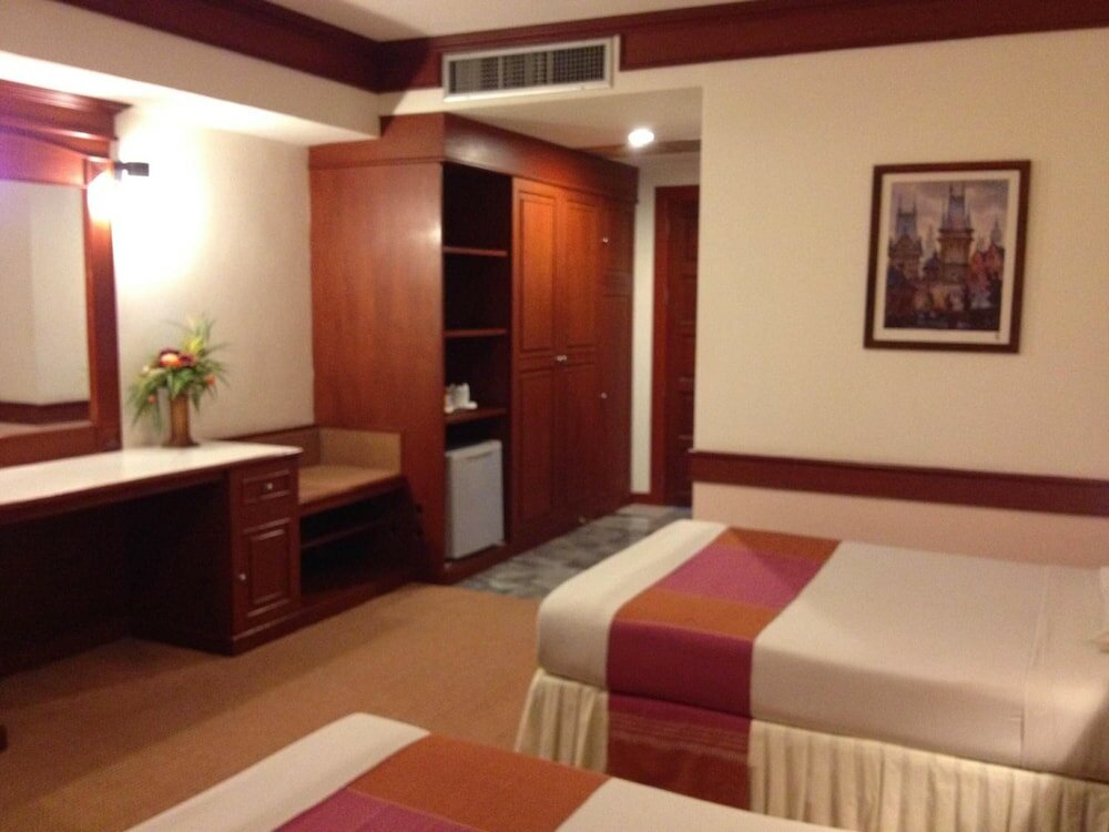 Фото Raya Grand Hotel